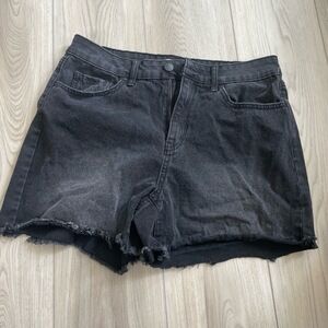 NWOT Dip Womens Washed Black Distressed Frayed Hem Shorts Size 12